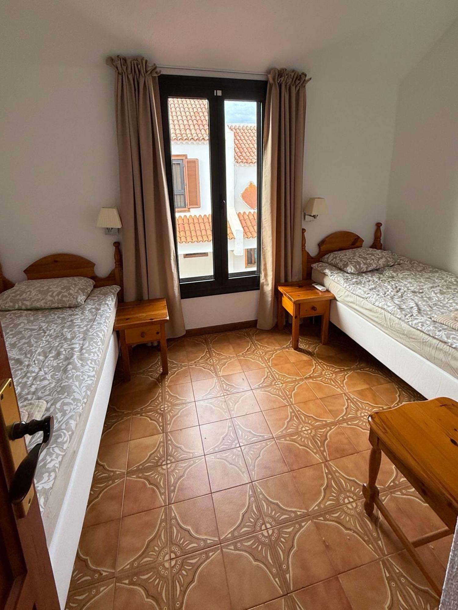 Sunny 2-Bedroom Apartment In Parque Santiago II Playa de las Américas Eksteriør billede