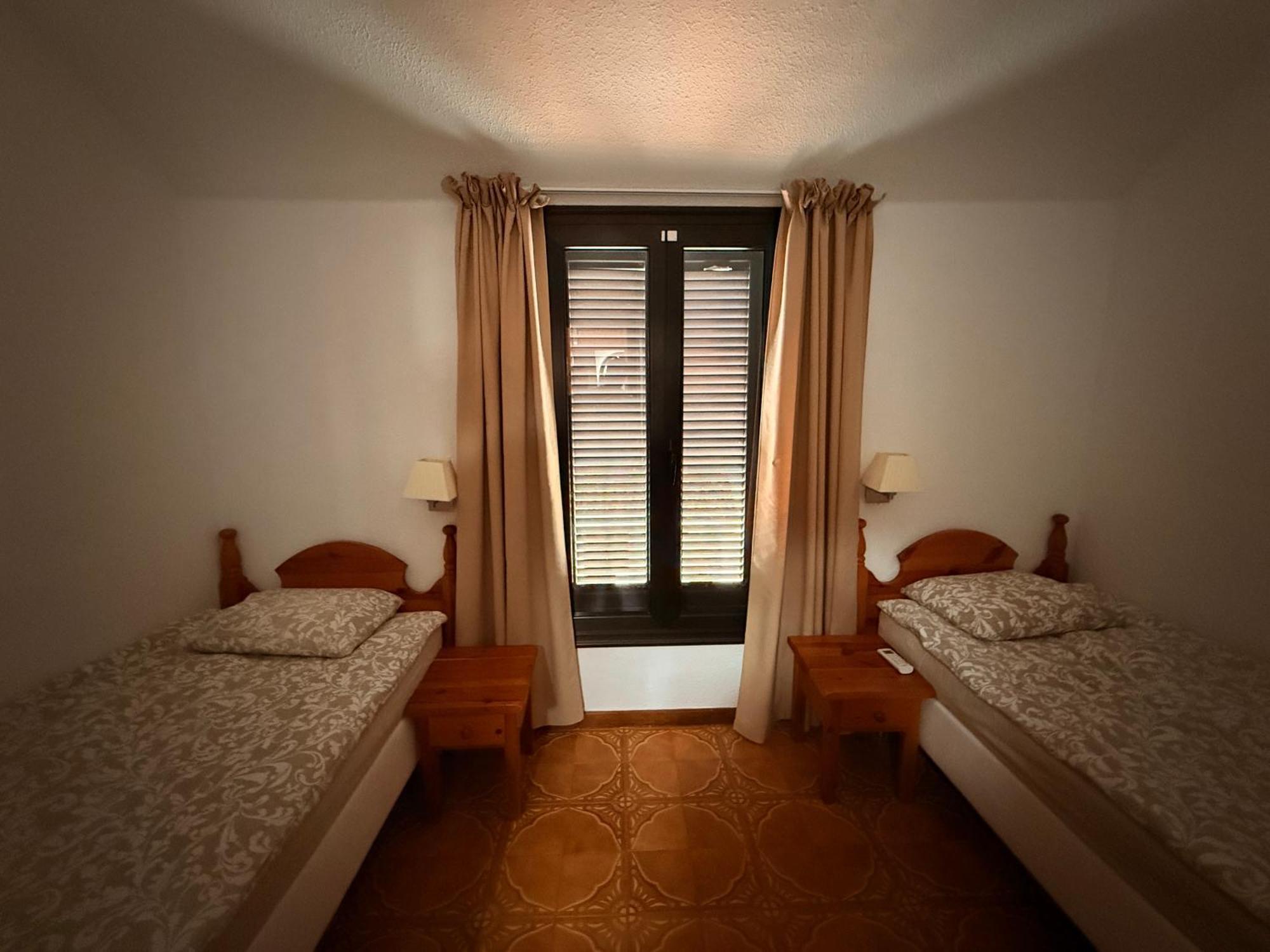 Sunny 2-Bedroom Apartment In Parque Santiago II Playa de las Américas Eksteriør billede